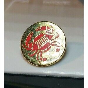 2005 Cancer The Crab Sign Round Lapel Pin gold red enamel zodiac